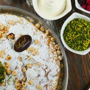 فطيره كريمه و سكر و بندق